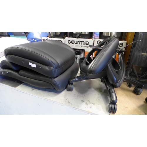 3047 - La-Z-Boy Air Exec Chair Model 51537 , Orginal RRP £179.99 + vat       (292-7 ) * This lot is subject... 