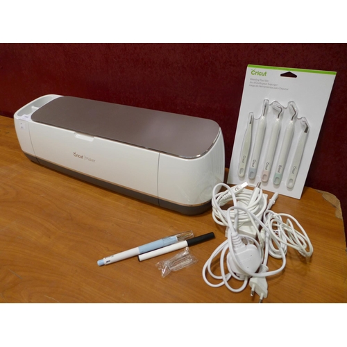 3088 - Cricut Maker Cut Machine with Weeding Tool Set, original RRP £345.99 + VAT (291-88) * This lot is su... 