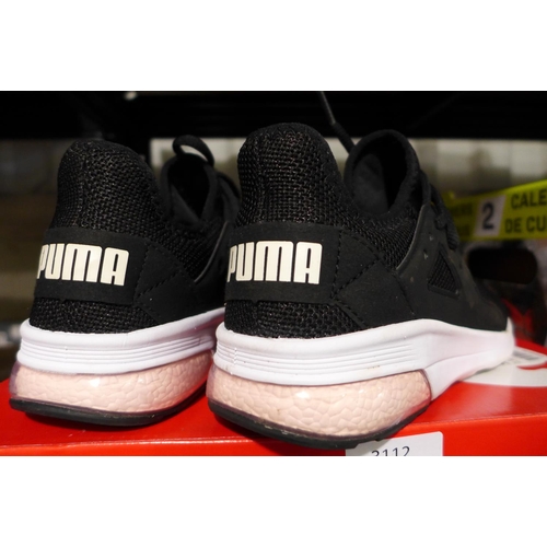 3112 - Pair of women's black Puma trainers - UK size 4 * this lot is subject to VAT