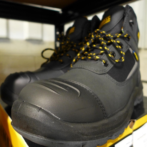 3117 - Pair of men's DeWalt black steel toe cap boots - UK size 10 * this lot is subject to VAT