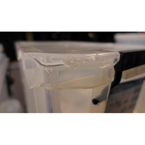 3159 - 5 Plastic storage boxes (4 x 10l & 1 x 24l) (Damaged)