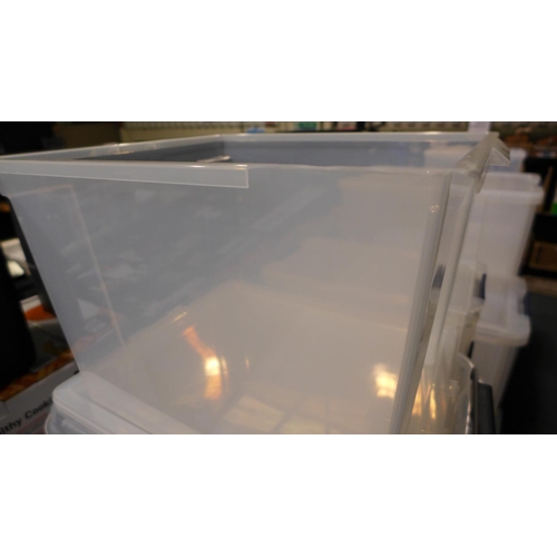 3160 - 6 Plastic storage boxes - various styles & sizes (Damaged)