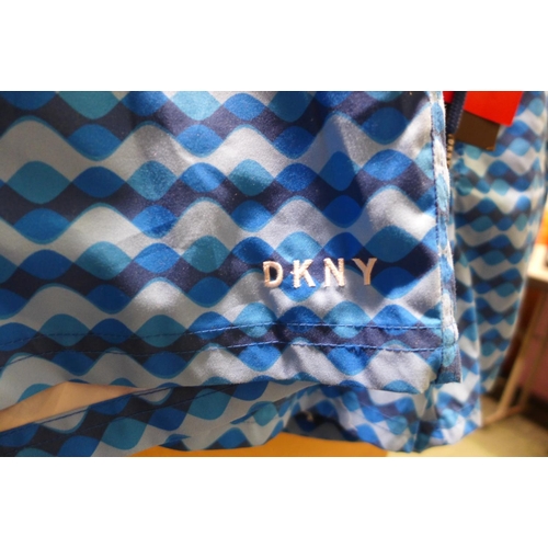 3195 - 3 Pairs of men's DKNY swimming shorts - 1 x M 7 2 x XXL * this lot is subject to VAT