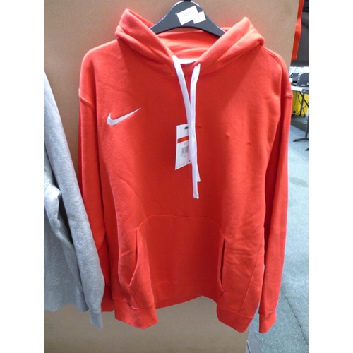 3201 - 2 Men's Nike hoodies - L & XL - mixed colour * this lot is subject to VAT