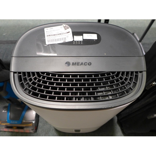 3296 - Meaco 18l Dehumidifier, original RRP £189.99 + VAT (291-135) * This lot is subject to VAT