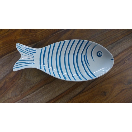 1440 - A ceramic fish plate L30cm (563304)