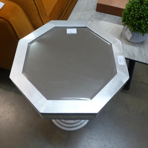 1311 - A silver mirrored lamp table