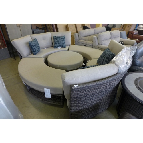 1588 - Agio Fresno 5Pc Modular  Woven Modular Seating, Original RRP £2833.33 + vat -one section  damaged  (... 