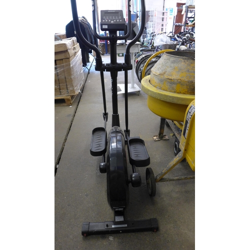 2242 - Reebok 29 Elliptical cross trainer plus rowing machine