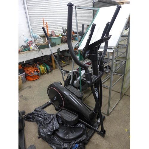 2242 - Reebok 29 Elliptical cross trainer plus rowing machine