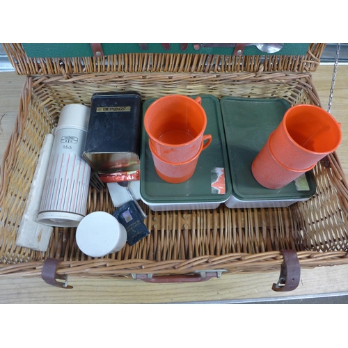 2269 - Wicker picnic basket with contents