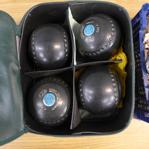 2308 - Selection of assorted lawn bowls