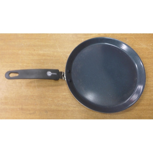 2069 - Tramontina Saute Pan (5.2l) and Greenpan Pancake Pan (28cm)