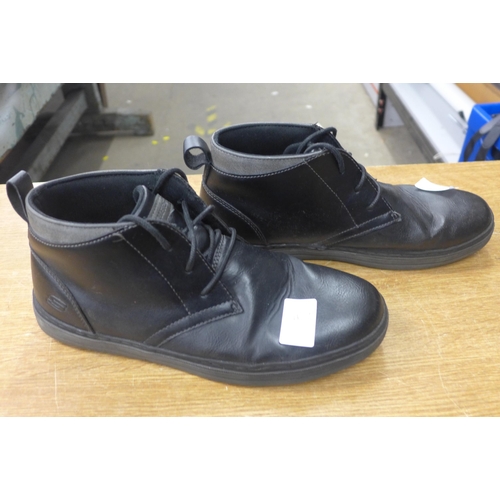 2077 - Sketchers boots gents size 8