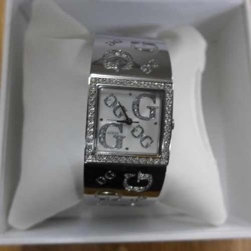 2121 - Guess wristwatch, boxed