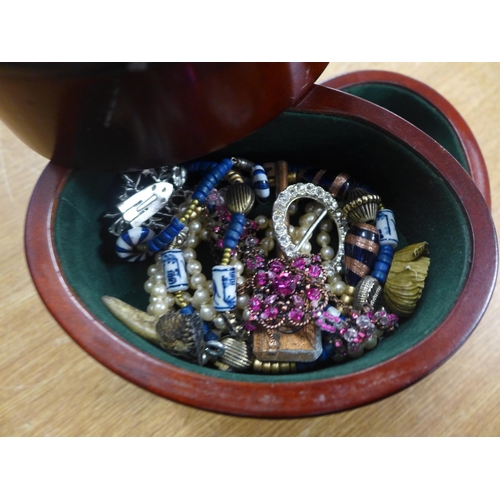 2122 - Wooden jewellery box & jewellery
