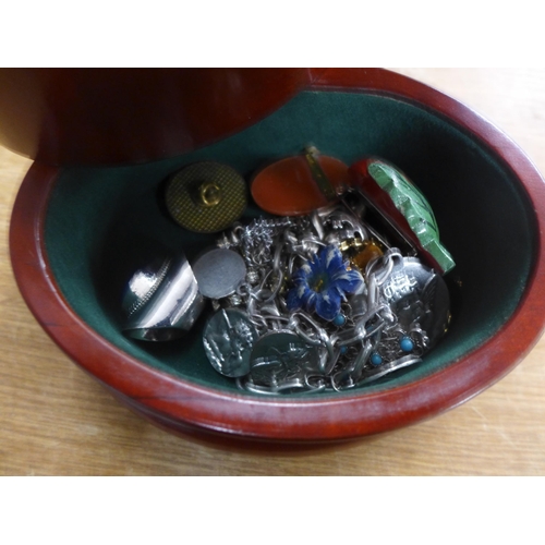 2122 - Wooden jewellery box & jewellery