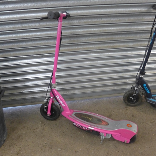 2197 - 3 Electric scooters including Razor - Police repossession