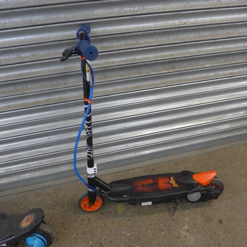 2197 - 3 Electric scooters including Razor - Police repossession