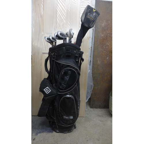 2386 - Wilson golf bag with McGregor golf clubs