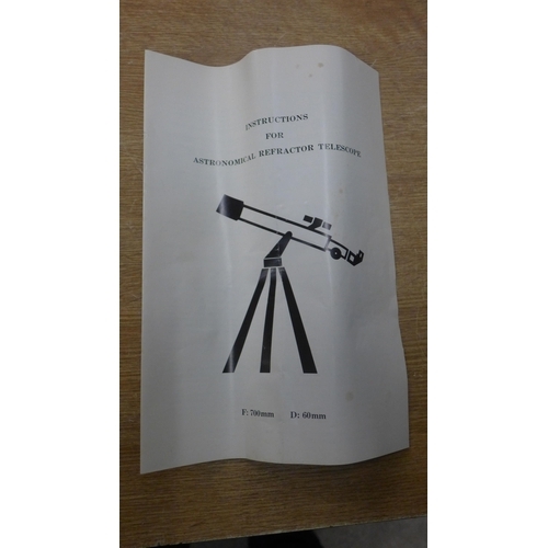 2072 - Astronomical refractor telescope in box with tripod and spares