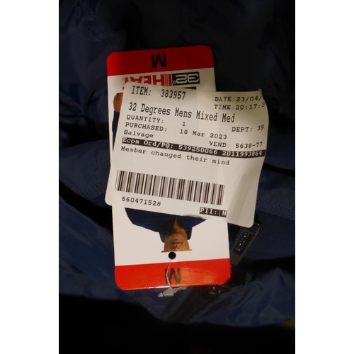 3005 - Assorted men's jackets and coats - mixed size/styles * this lot is subject to VAT