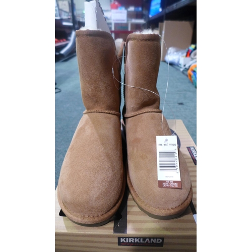 3013 - Women's chestnut coloured Shearling boots - UK size 7 * this lot is subject to VAT