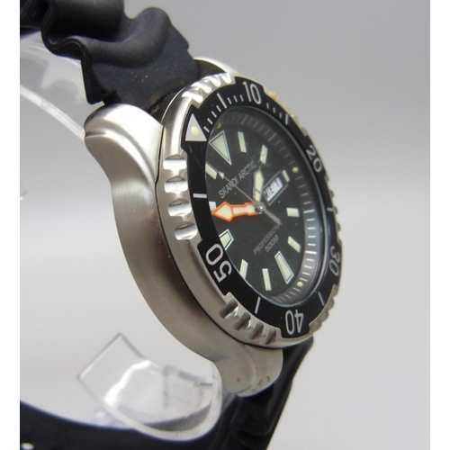 1020 - A Skandi Arctic diver's wristwatch