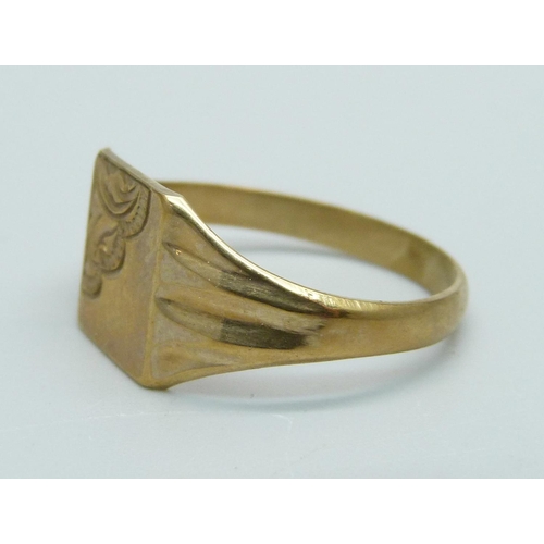 1114 - A 9ct gold signet ring, 3.6g, X