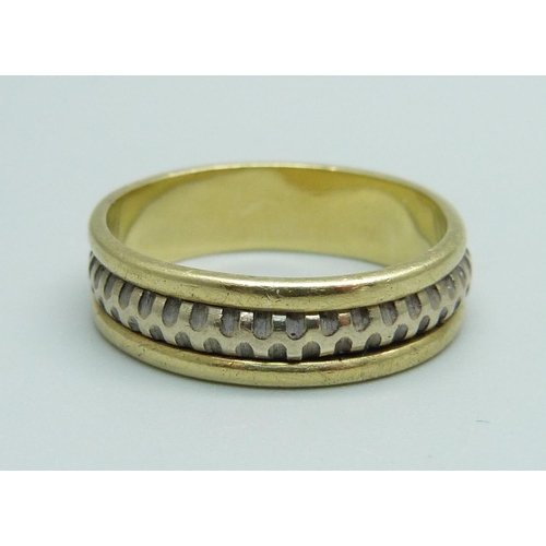 1119 - A 14ct gold ring, 6.4g, X/Y