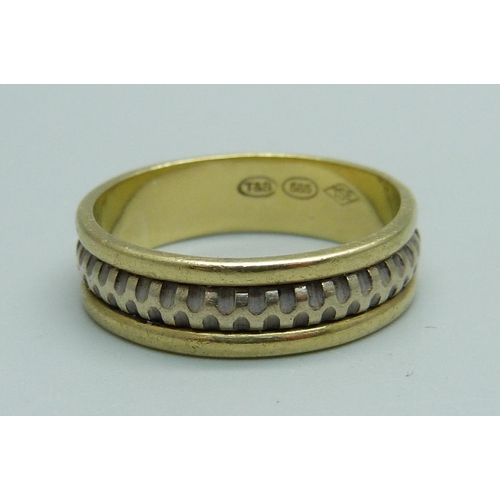 1119 - A 14ct gold ring, 6.4g, X/Y