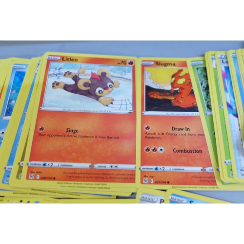 651 - 2000 Pokemon cards, various sets