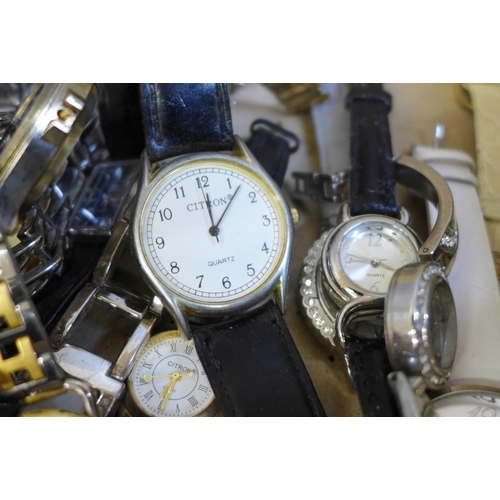 665 - Lady's and gentleman's wristwatches