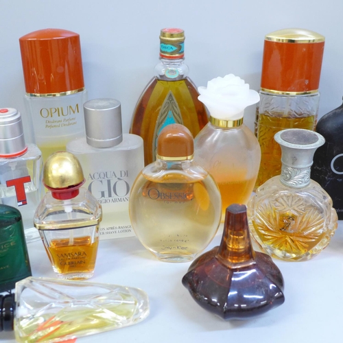 683 - A collection of aftershaves and perfumes