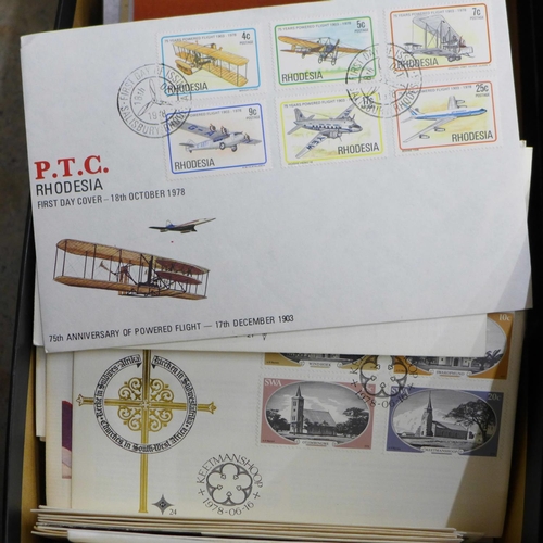 686 - Stamps:- box of stamp albums, covers, etc.