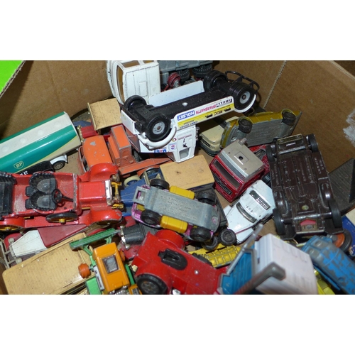 724 - Die-cast model vehicles, mainly Matchbox, playworn