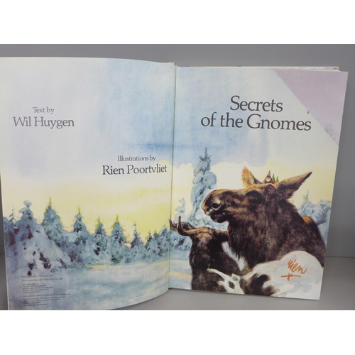 753 - One volume; Secrets of the Gnomes - Wil Huygen and Rieu Poortvliet