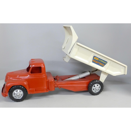 770 - A Buddy L/Mettoy hydraulic dump truck