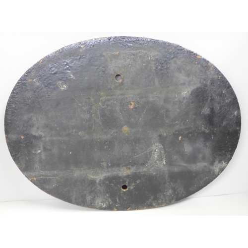 800 - A GNR cast iron bridge plate no. 10, 43cm wide