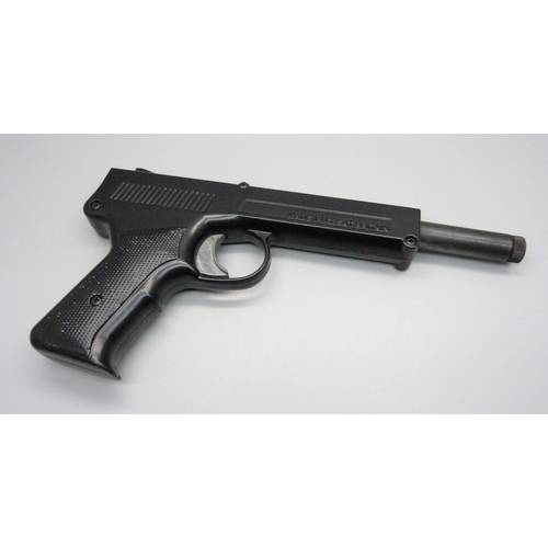 811 - A Diana SP50 .177 cal. target shooting air pistol, with box