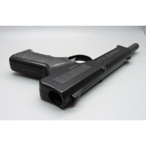 811 - A Diana SP50 .177 cal. target shooting air pistol, with box