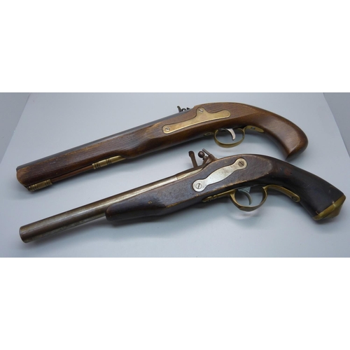 813 - Two replica re-enactment pistols