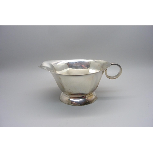 823 - A continental silver sauce boat, 99g