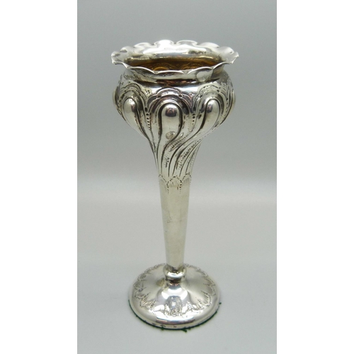 825 - A silver specimen vase, Chester 1903, 13.5cm