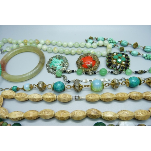 882 - Jade, turquoise and other jewellery