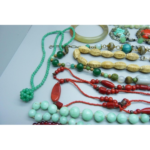 882 - Jade, turquoise and other jewellery