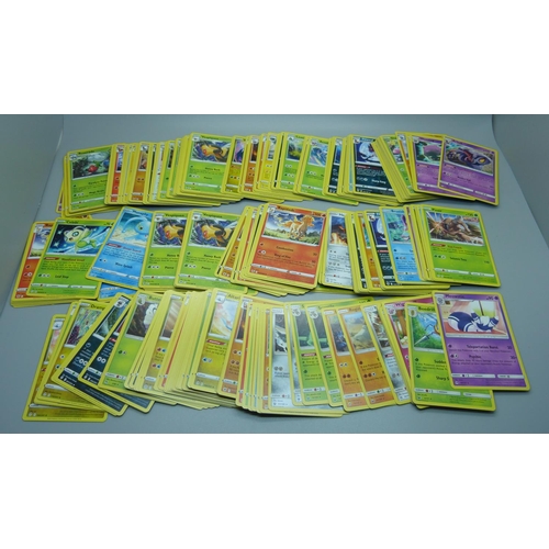 895 - 300 Black Star rare Pokemon cards