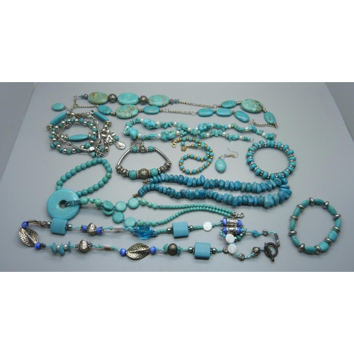 907 - Turquoise and turquoise coloured jewellery