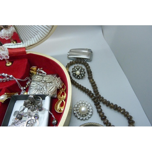 908 - A case of costume jewellery, etc., including a silver and Blue John pendant and other silver