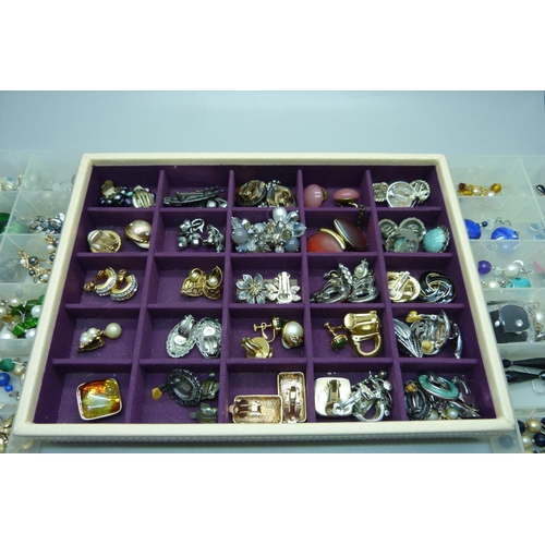 923 - A collection of earrings including thirty-three pairs of vintage clip-on earrings